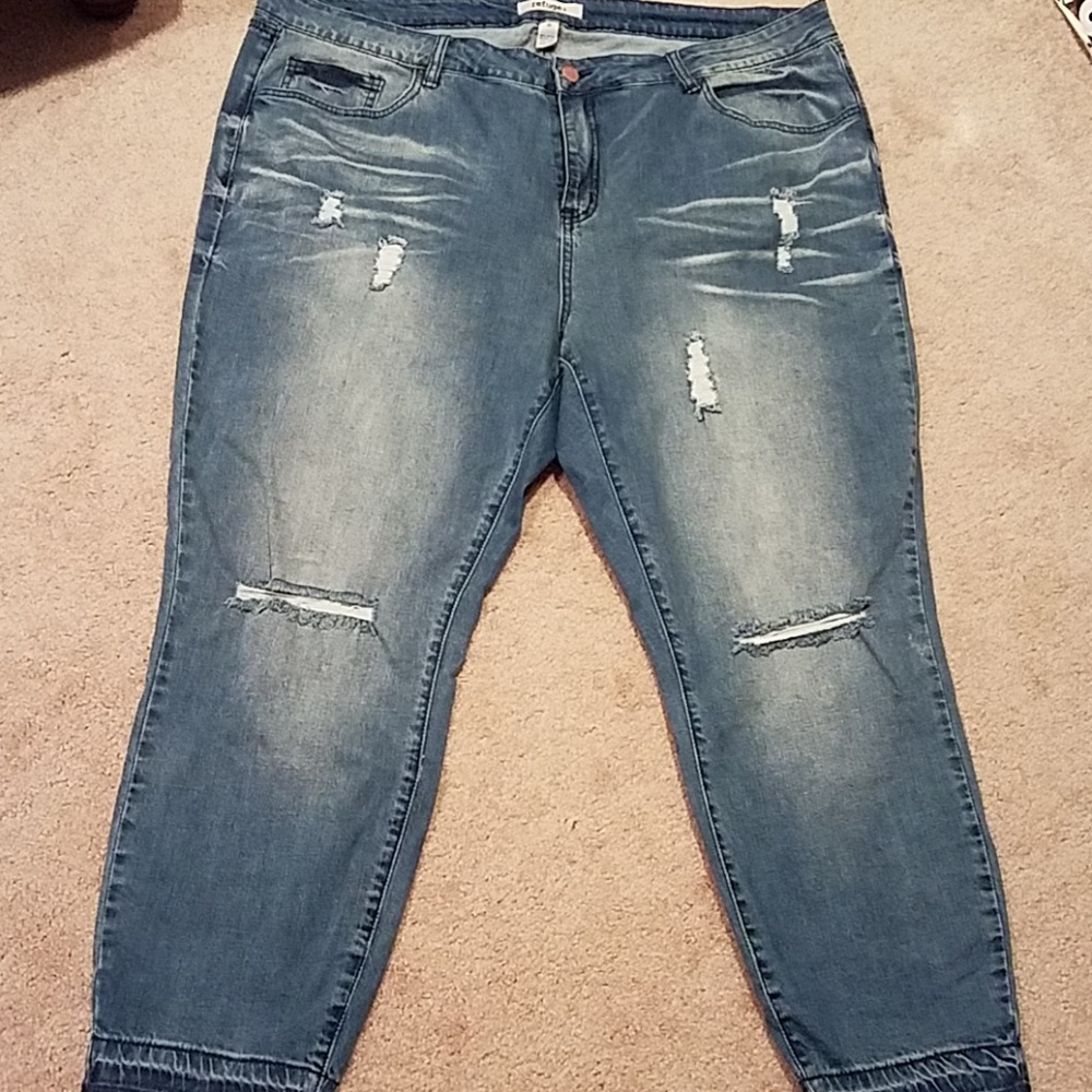 Distressed jeggings